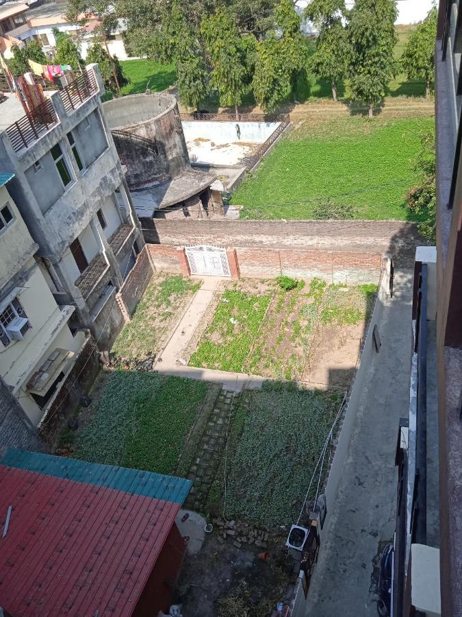 Triple1 Hostel & Homestay Rishīkesh Exteriör bild
