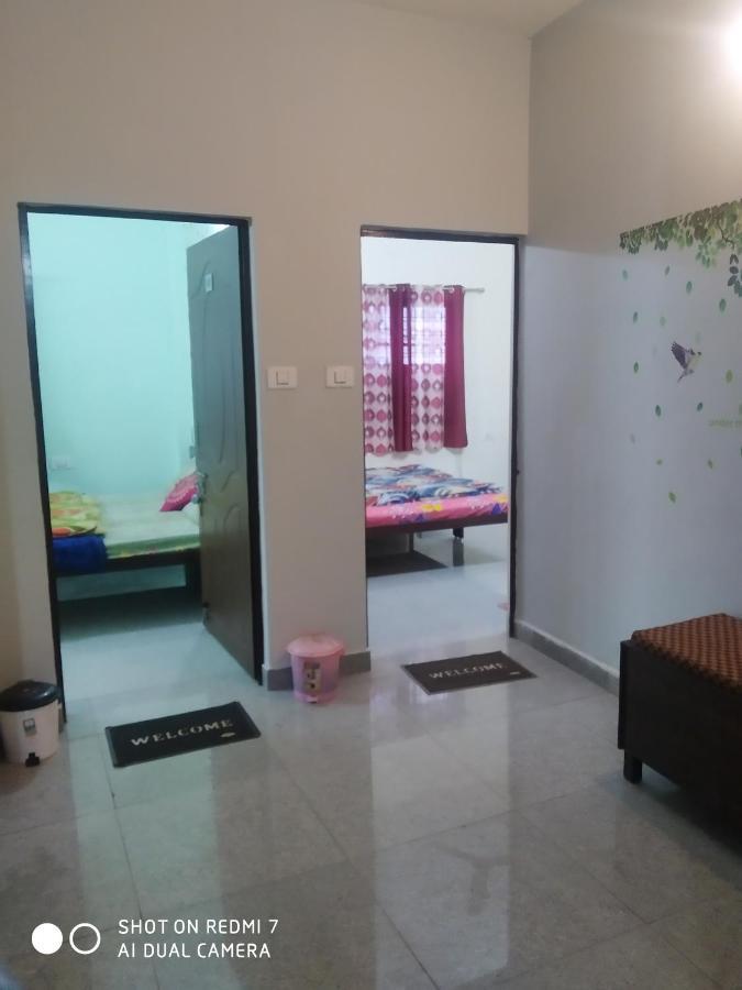 Triple1 Hostel & Homestay Rishīkesh Exteriör bild